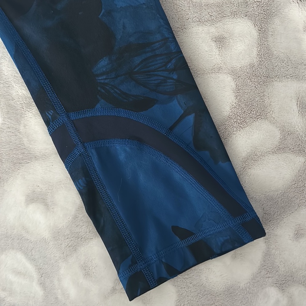 Lululemon Run Inspire Jumbo Inky Floral Crop Leggings Tights Size 6 - Picture 9 of 10